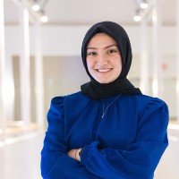 Ruveyda's Professional Headshot